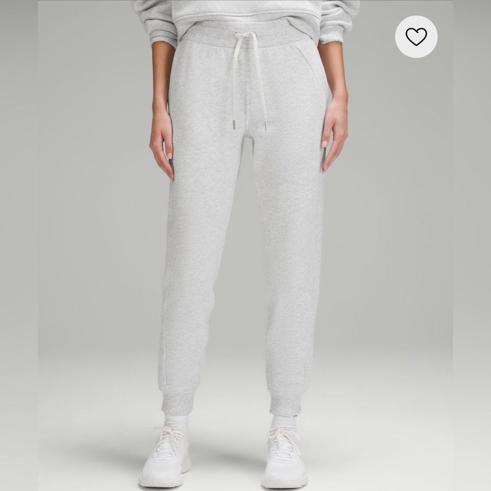 Lululemon Scuba Joggers BLACK!!